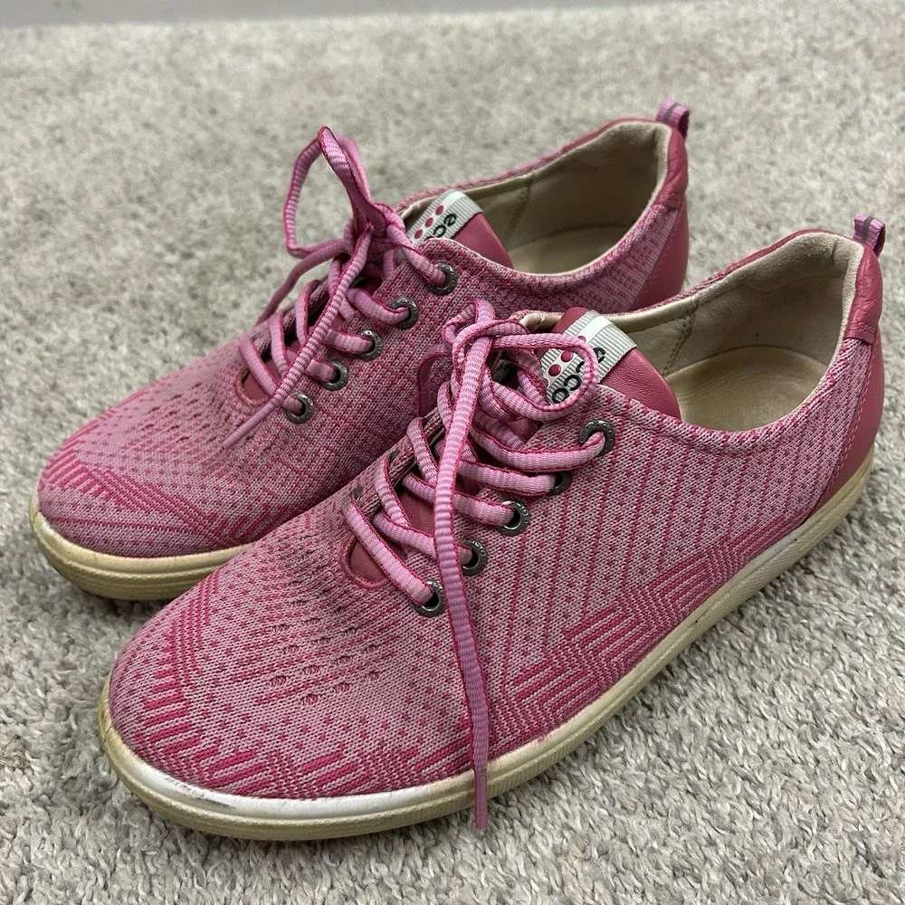 ECCO Hydromax Golf Shoes Women's 8-8.5‎ US 39 EUR Pink Extra Width Rubber Spikes